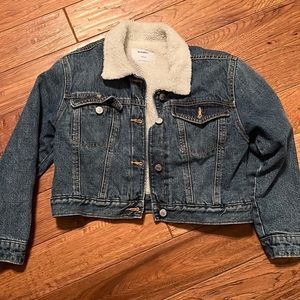 Old Navy Jean jacket with Sherpa inside great condition size 10-12